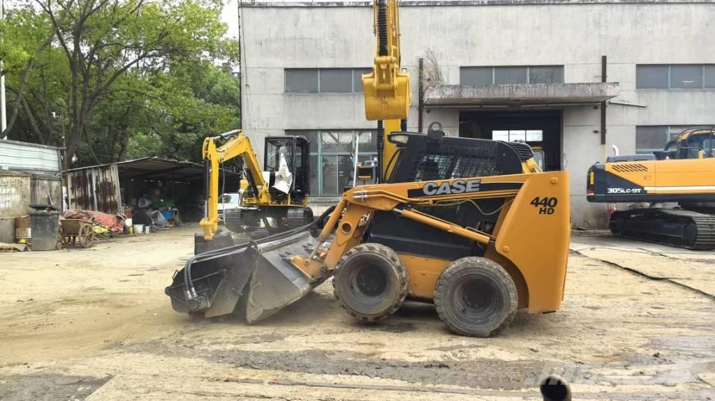 CASE 440 Мини товарачи
