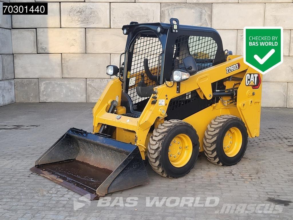 CAT 226 D3 Мини товарачи
