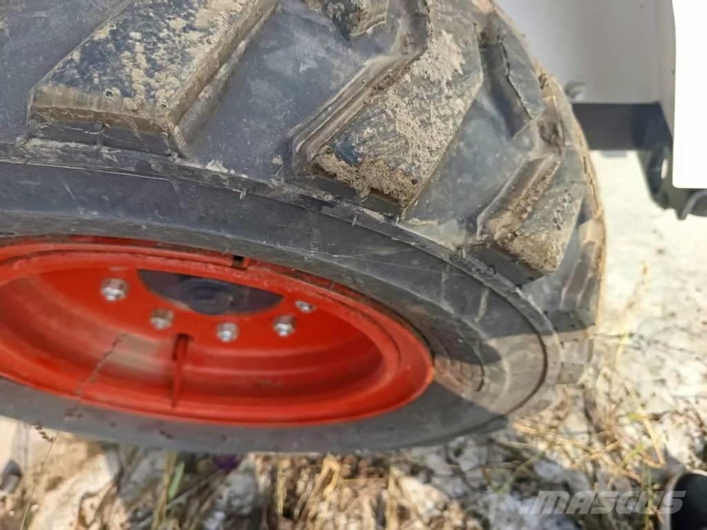Bobcat S 18 Мини товарачи
