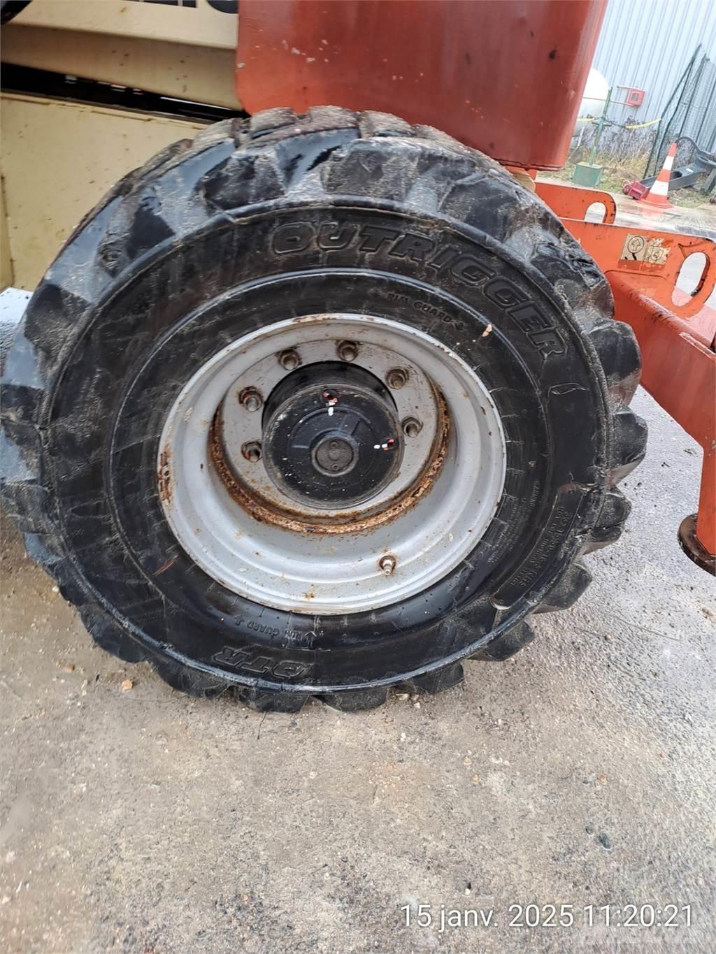 JLG 3394RT Ножични работни платформи
