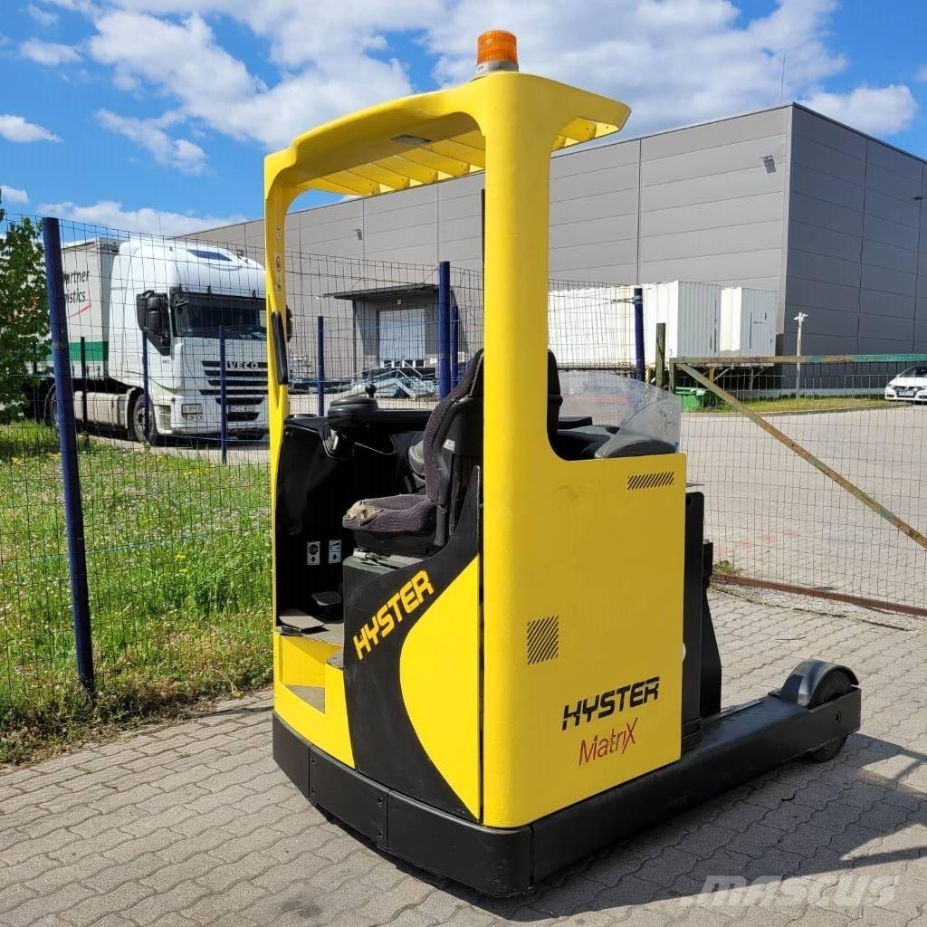 Hyster R 2.0 Ретрак/ Високоповдигач с изместване на вилката напред
