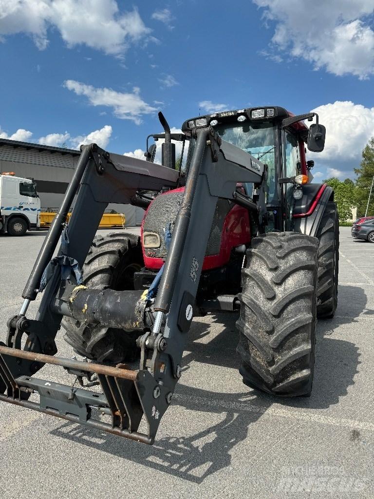 Valtra N141 Advance Трактори