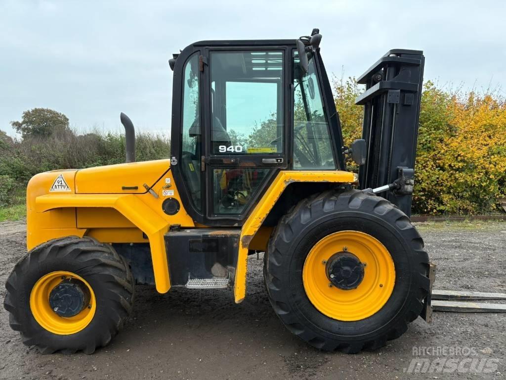 JCB 940 RT Камиони за херавни местности