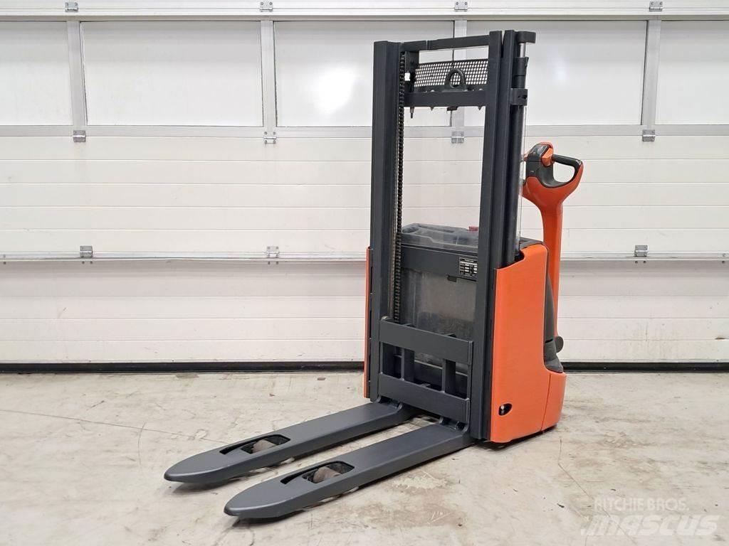 Linde L10B Колички високоповдигачи с теглич
