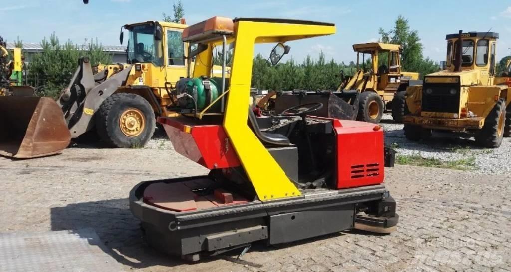 Tennant 528 Автоматични метачки с четки