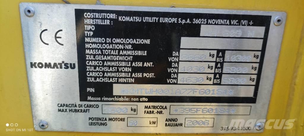 Komatsu WH 609 Телескопични товарачи