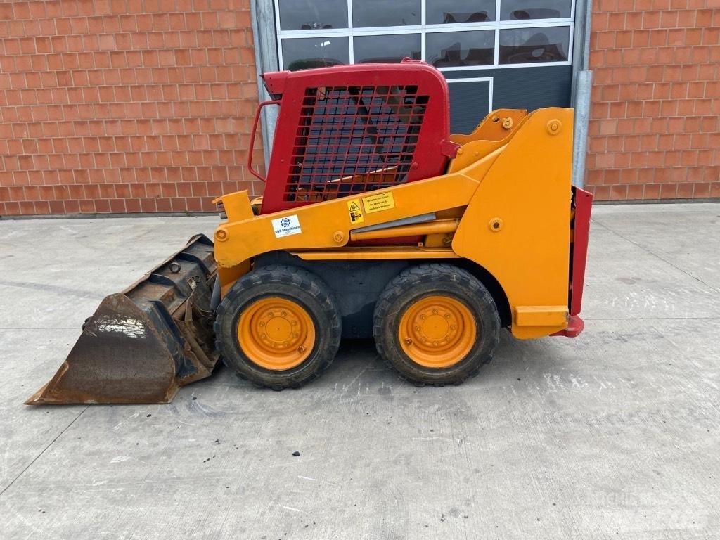 Gehl 4240 Мини товарачи
