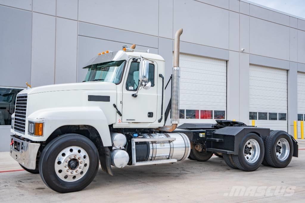 Mack Pinnacle 64T Влекачи