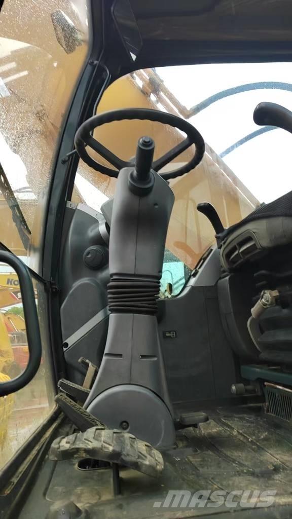 Hyundai 210W-9 Колесни екскаватори