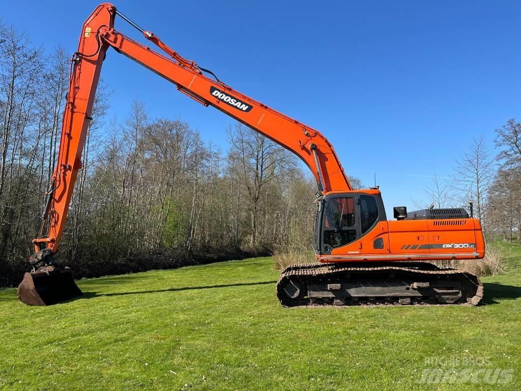 Doosan DX 300 Верижен екскаватор