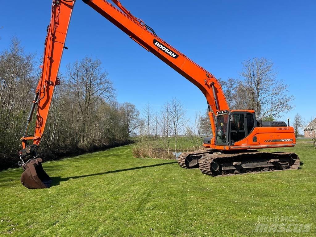 Doosan DX 300 Верижен екскаватор