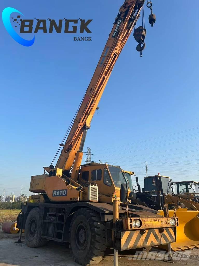 Kato KR 25 H Кранове за тежък терен