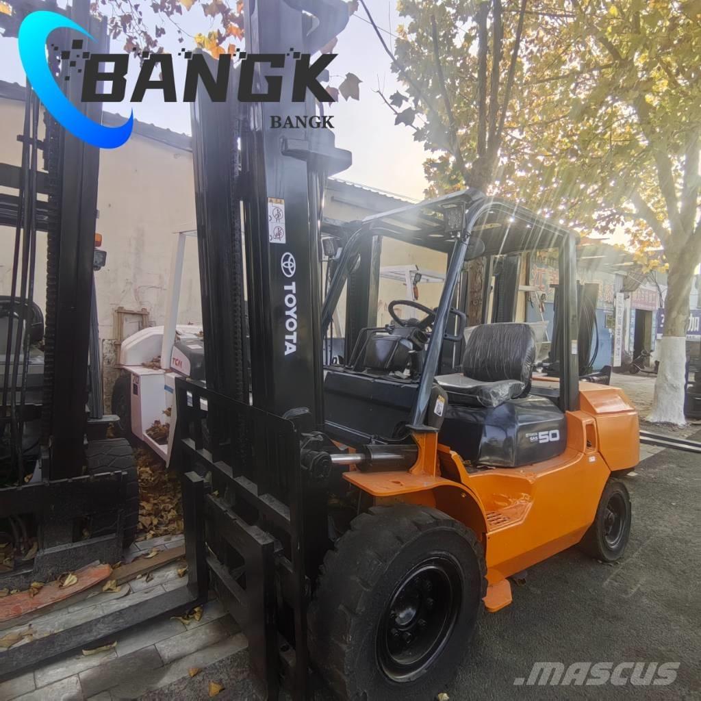 Toyota 7 F50 Дизелови камиони