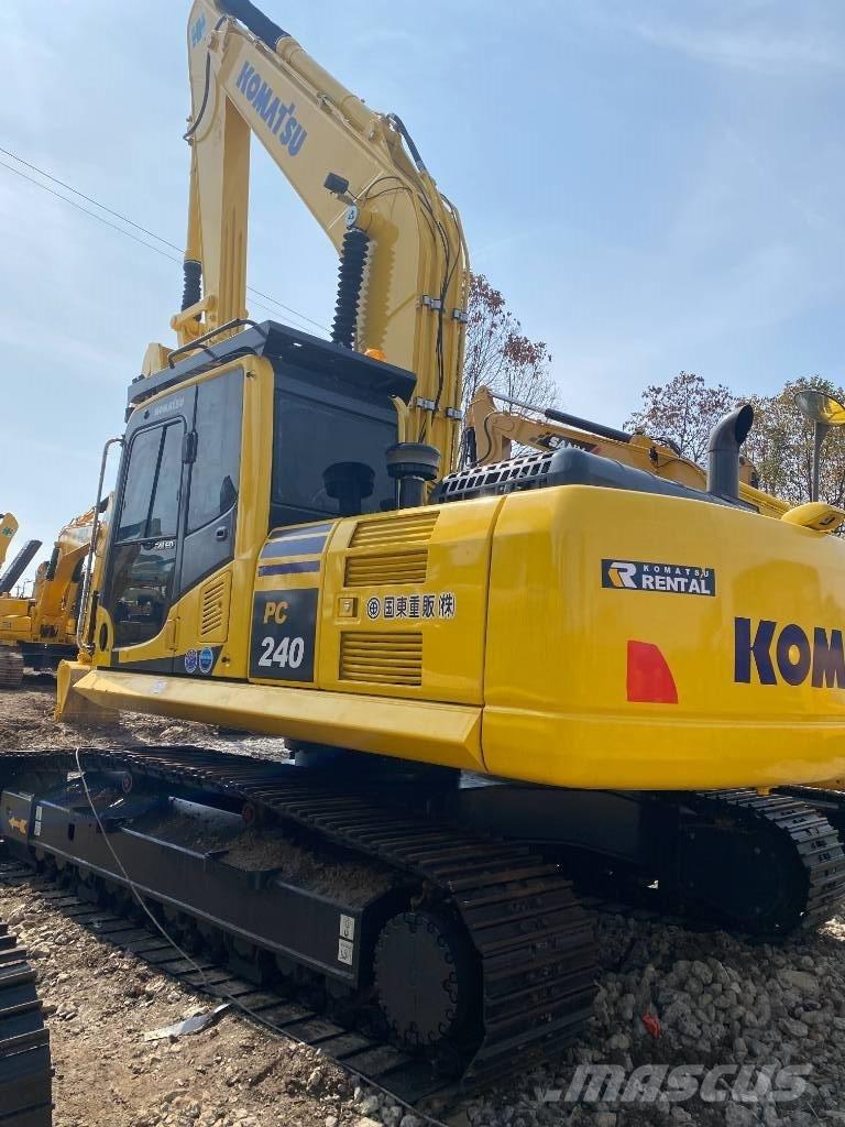 Komatsu 240LC-8 Верижен екскаватор