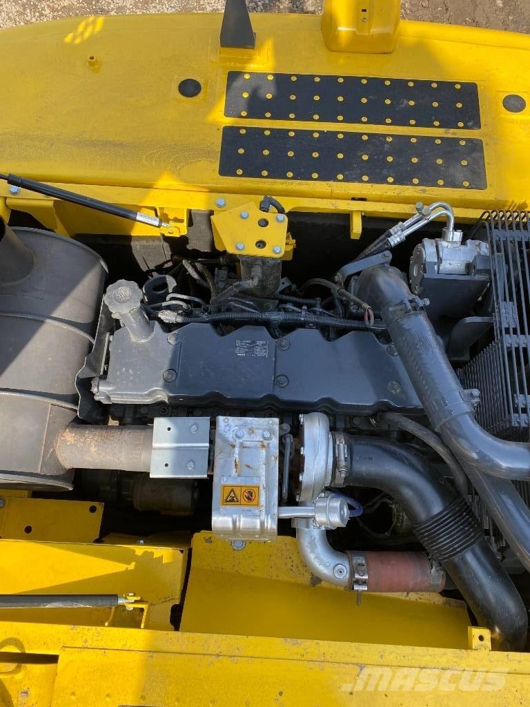 Komatsu 240LC-8 Верижен екскаватор