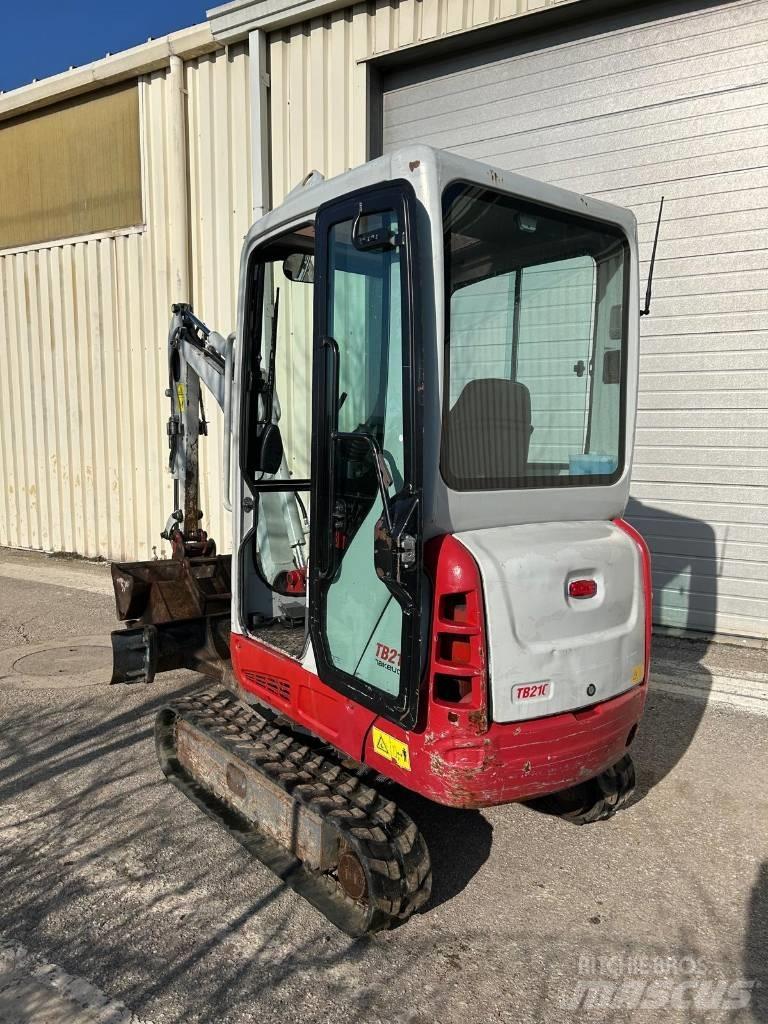 Takeuchi TB216 Мини екскаватори < 7 т