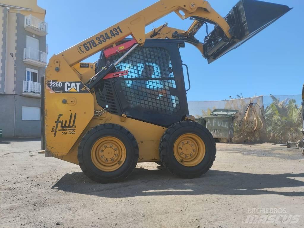 CAT 226 D Мини товарачи
