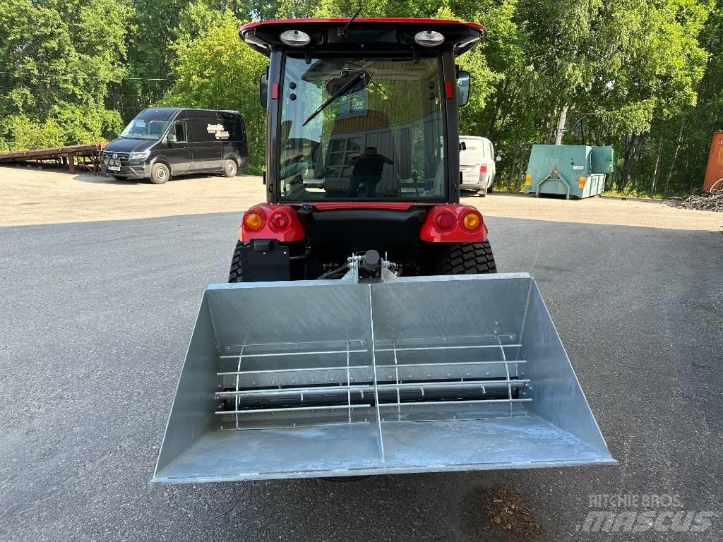 Shibaura traktor Компактни трактори