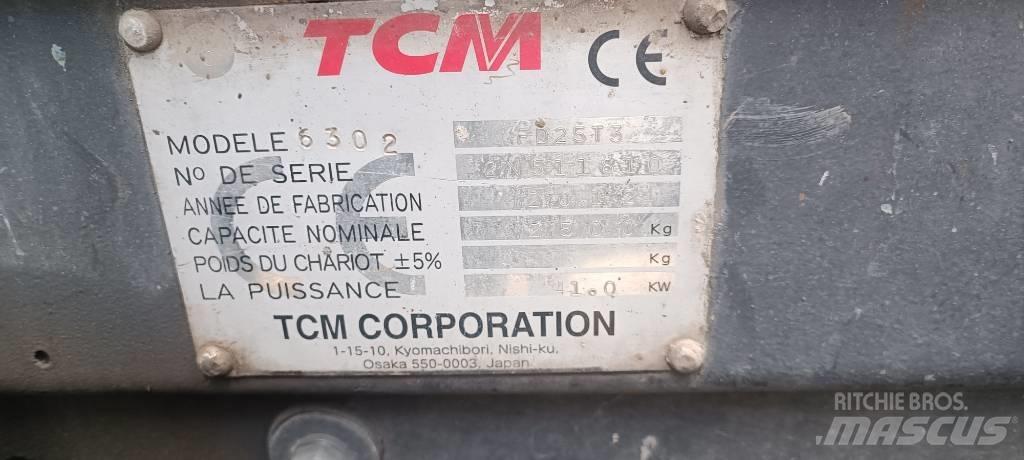 TCM FD25T3 Дизелови камиони