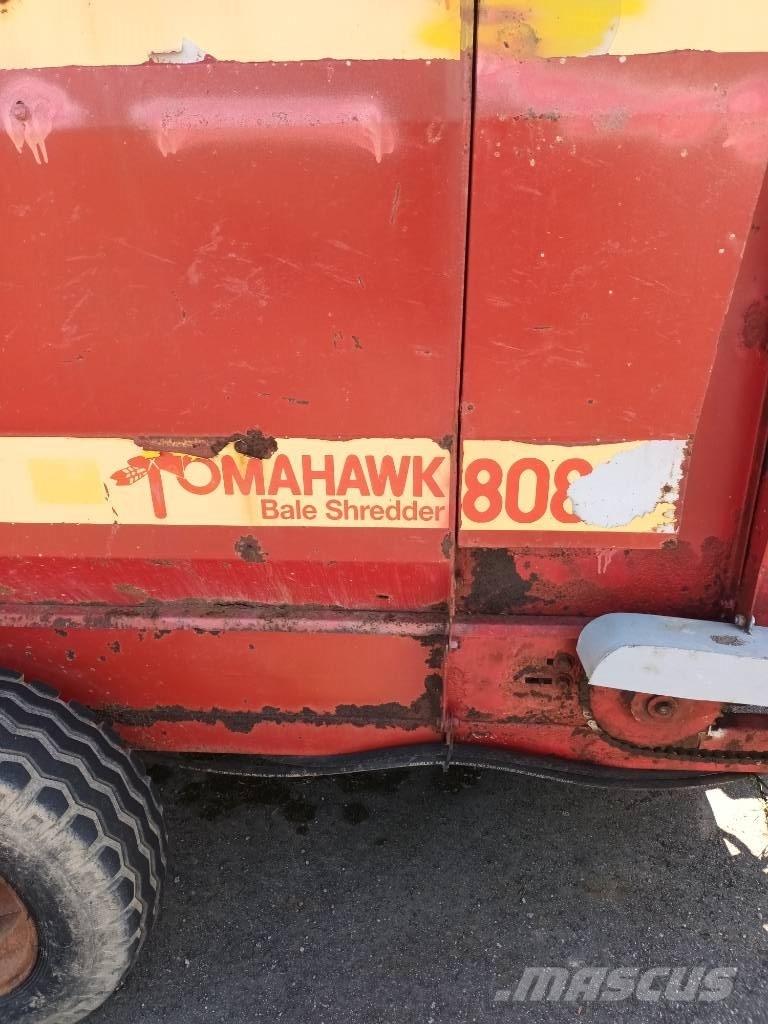 Tomahawk 808 Резачки за бали, резачки и машини за отмотаване на бали