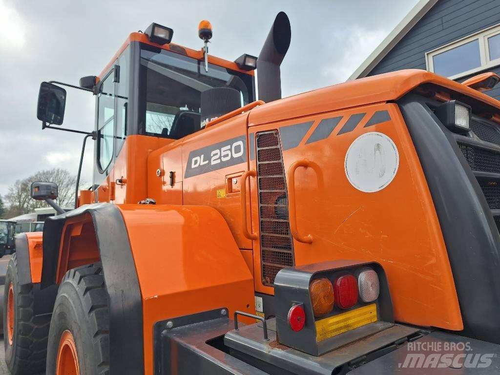Doosan DL250 Колесни товарачи