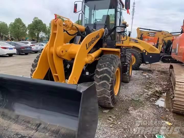 LiuGong 835 Колесни товарачи