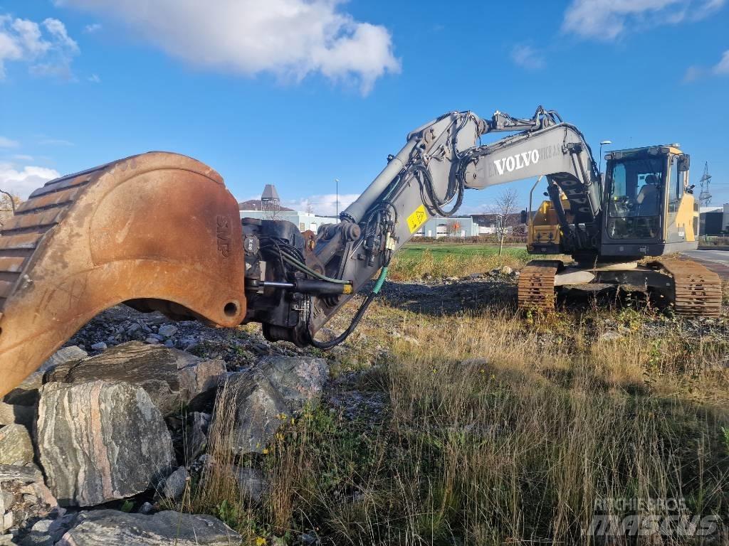 Volvo 220E Верижен екскаватор