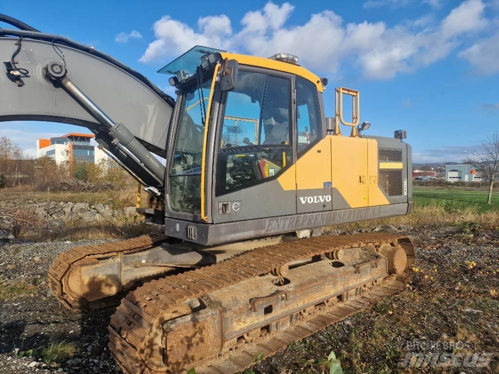 Volvo 220E Верижен екскаватор