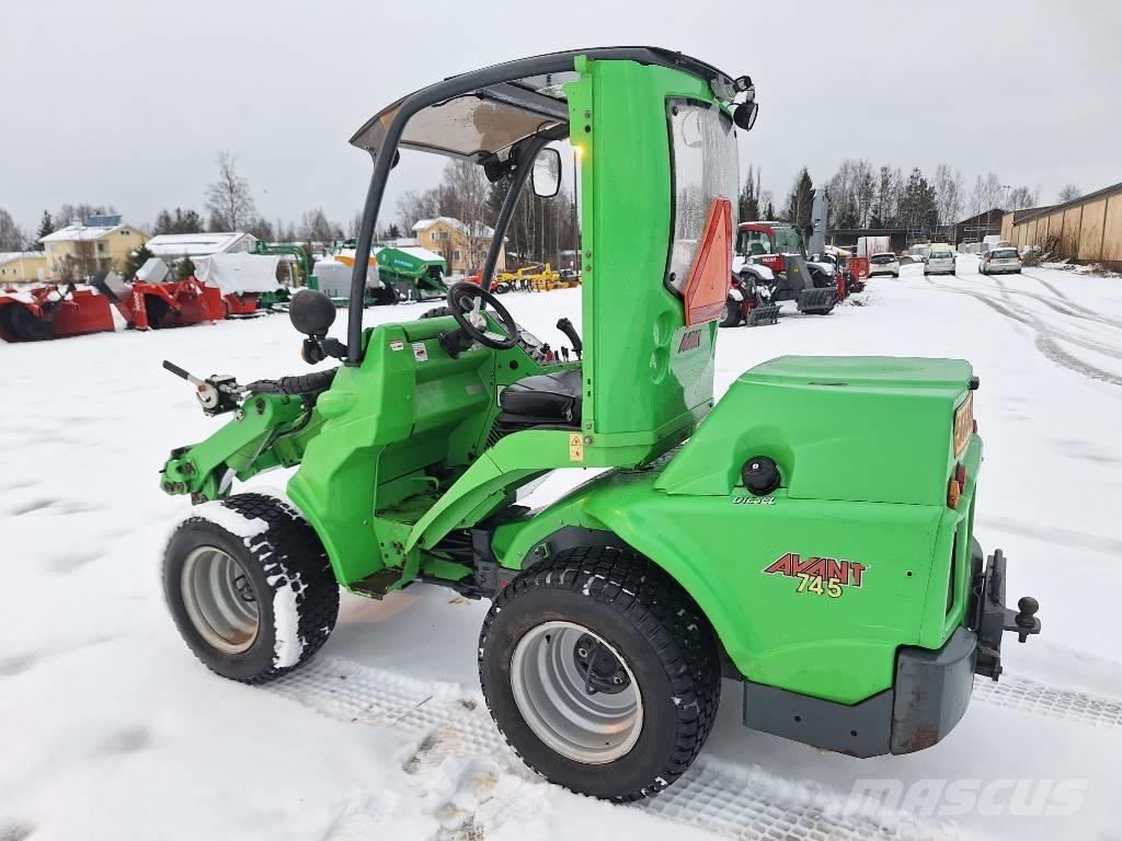 Avant 745 Многофункционални товарачи