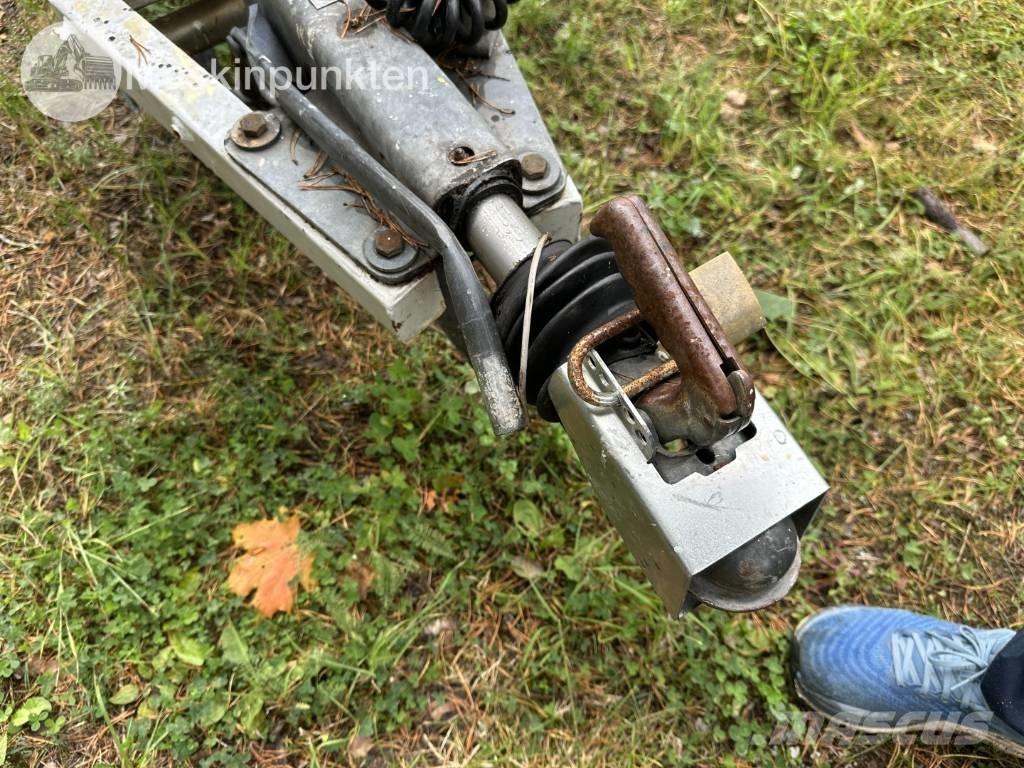 Dino 180 T Моторизирани платформи с ремарке