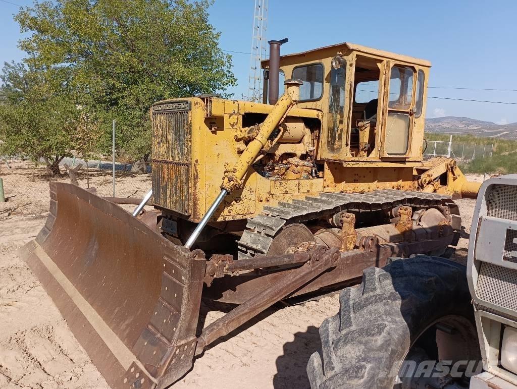 Komatsu D 85 A-12 Верижни булдозери
