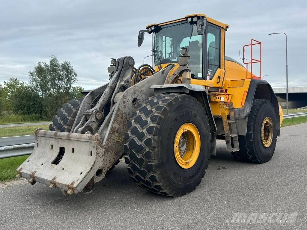 Volvo L220H Колесни товарачи