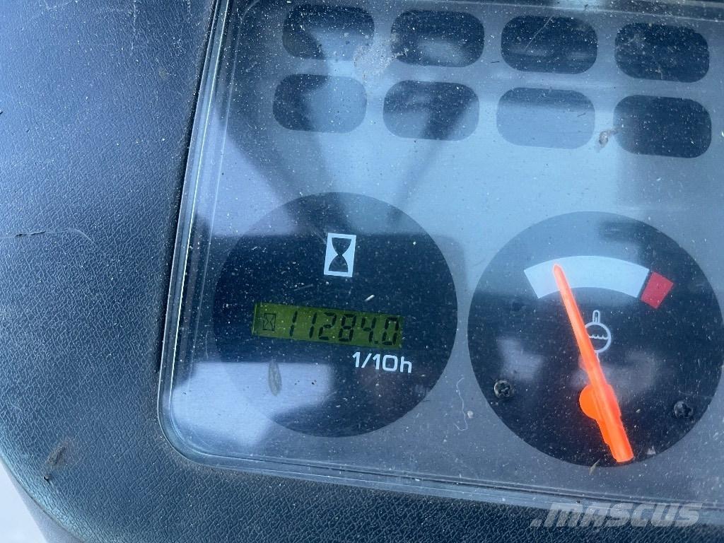 Nissan FGD02A300 Дизелови камиони