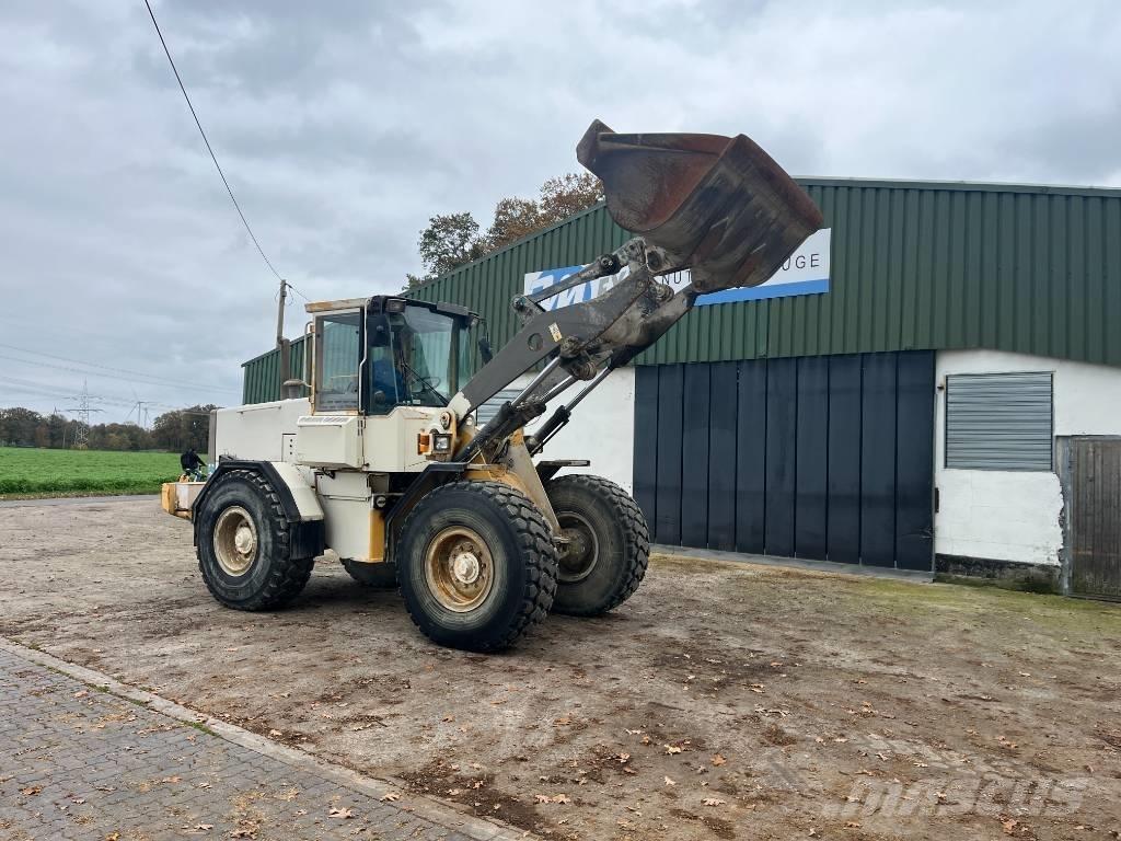 Volvo L 70 C Товарач със заден ексватор