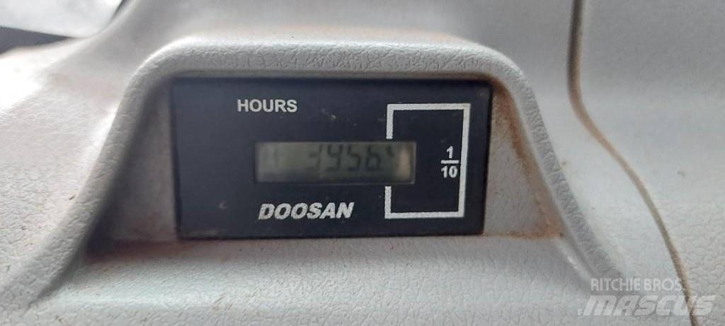 Doosan DX225LC-5 Верижен екскаватор
