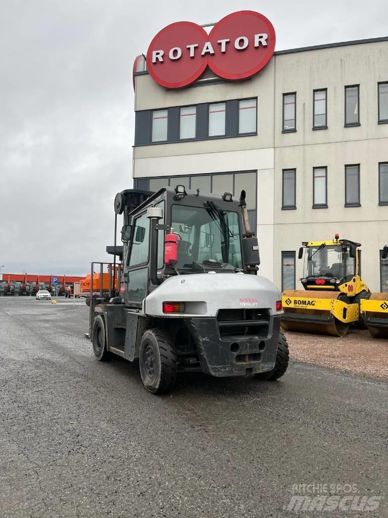Nissan L1 F6 F70 Y Дизелови камиони