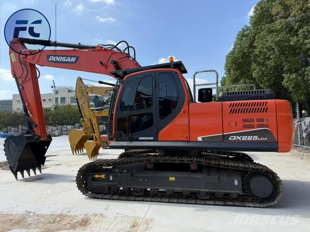 Doosan DX 225 LC Верижен екскаватор