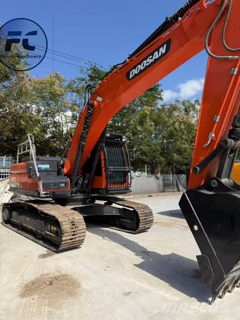 Doosan DX 225 LC Верижен екскаватор