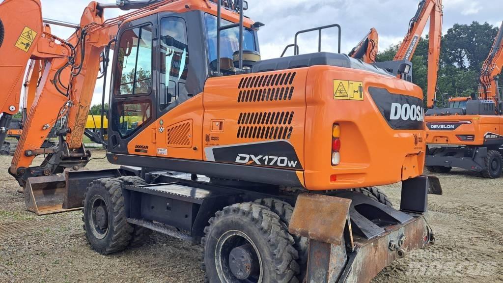 Doosan DX 170 W Колесни екскаватори