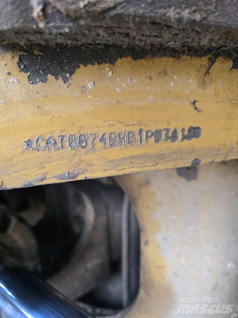 CAT 740 Дъмпери/моторни превозни средства