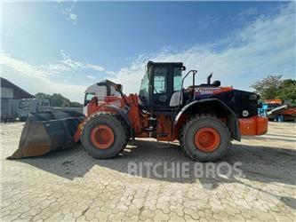 Hitachi ZW 250-6 Колесни товарачи