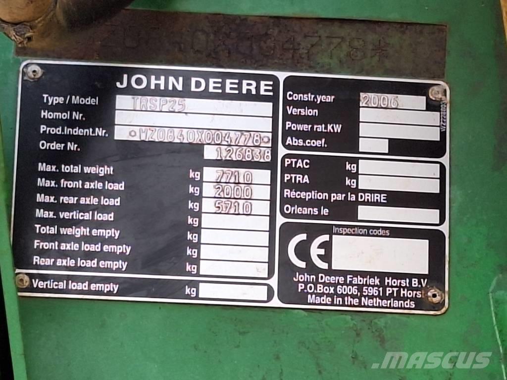 John Deere 840 Прикачни пръскачки
