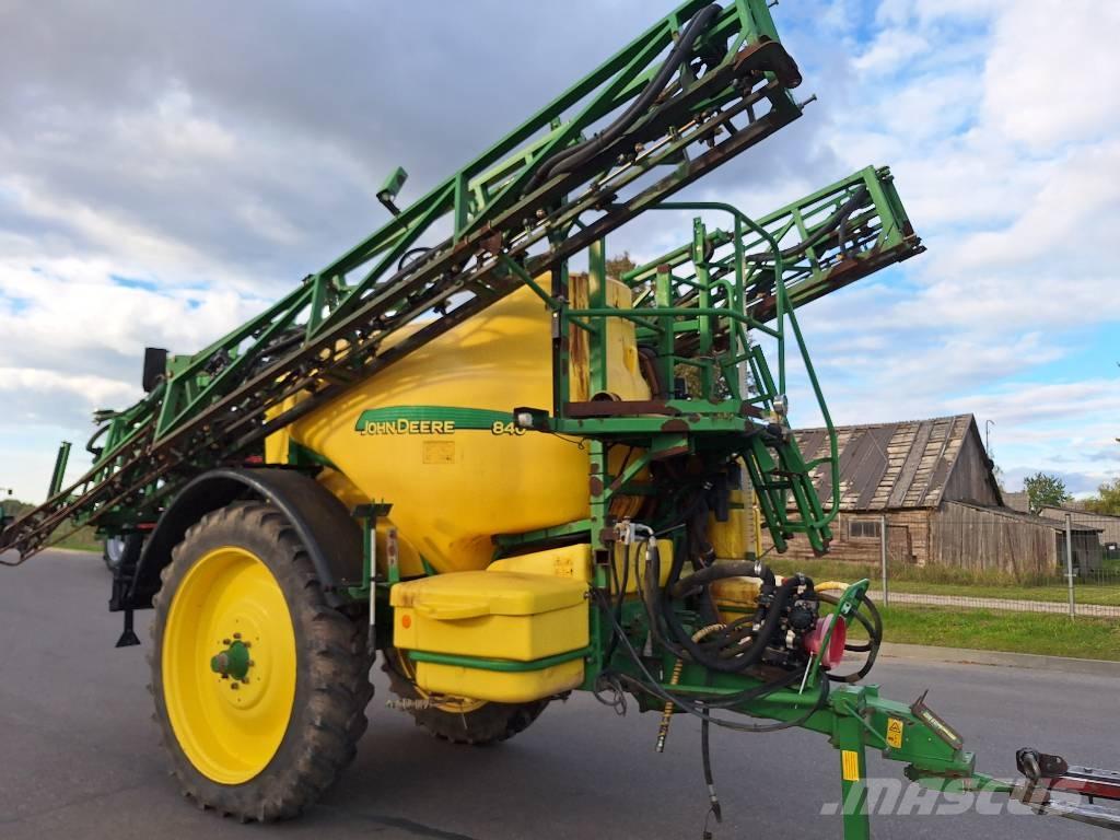 John Deere 840 Прикачни пръскачки

