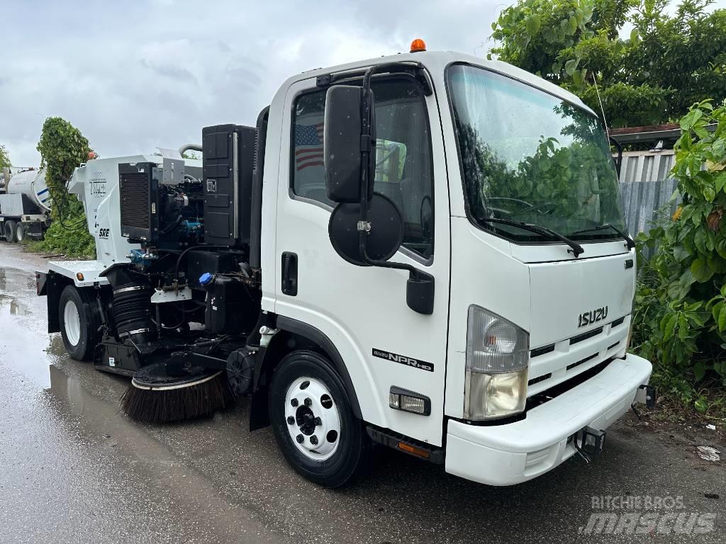Isuzu NPR HD Камиони за почистване