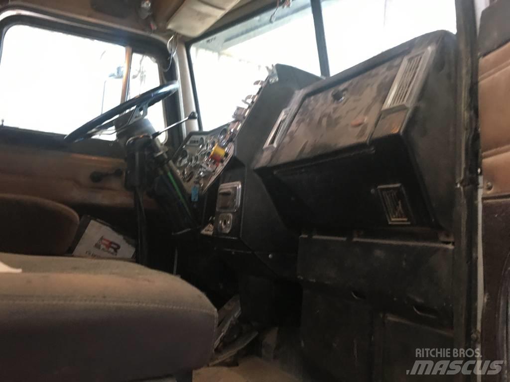 Peterbilt 378 Трактори със заваръчно оборудване