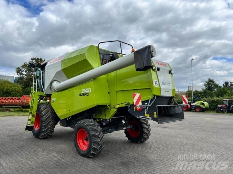 CLAAS AVERO 240 Комбайни