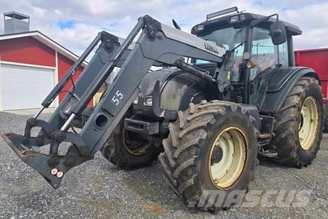 Valtra N141 HiTech Трактори