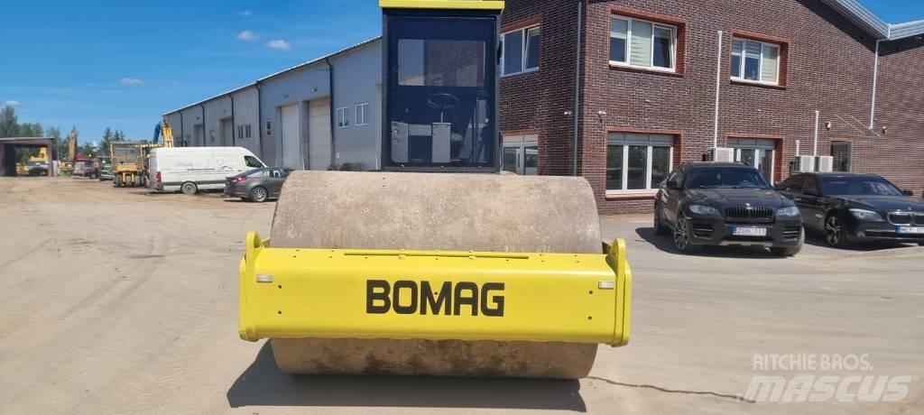 Bomag BW 211 D-3 Еднобарабанни ролки
