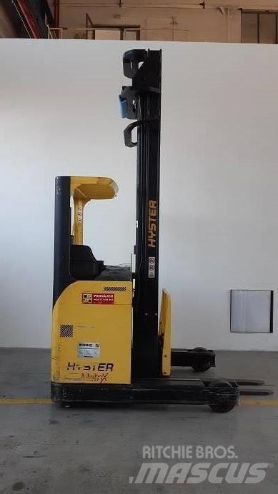 Hyster R1.4H Ретрак/ Високоповдигач с изместване на вилката напред