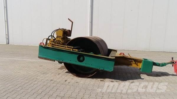 Vibromax W 501 Теглени вибрационни валяци
